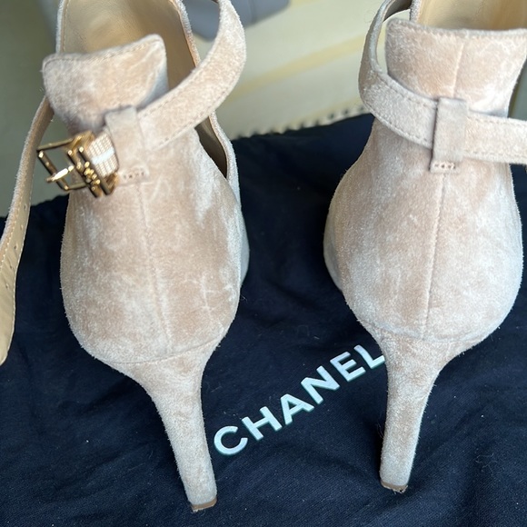 Michael Kors Booties - Picture 3 of 5